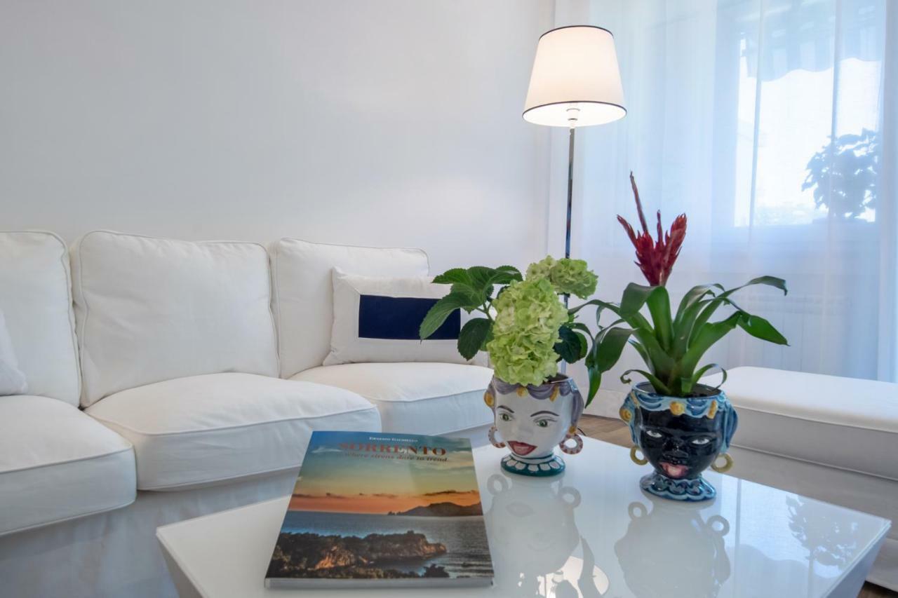 Solymar Apartments 소렌토 외부 사진